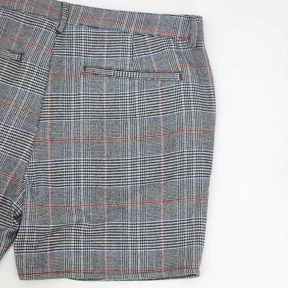 Asos Plaid Houndstooth Flat Front Shorts Womens Size 36 Black, White, Blue & Red - Picture 8 of 13